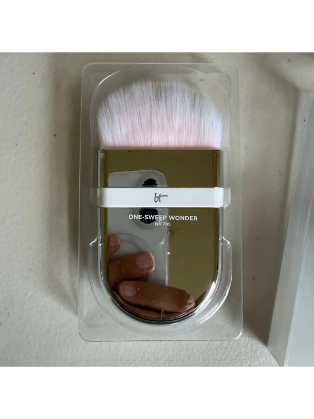 Open Box IT Cosmetics Heavenly Skin One-Sweep Wonder Makeup Brush No 705